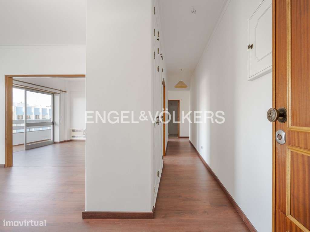 T2 com varanda na Quinta do Marquês - Grande imagem: 5/23