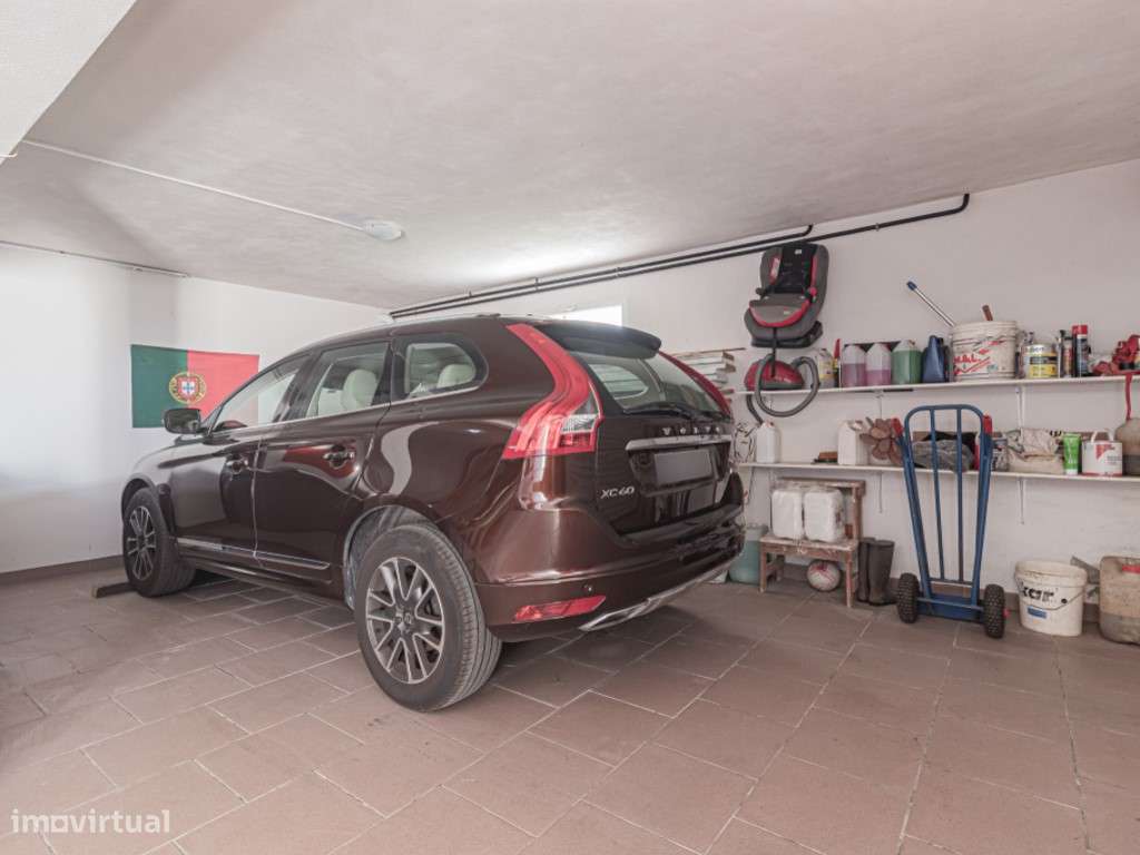 Moradia T5 Isolada com Piscina e Vista Mar-33