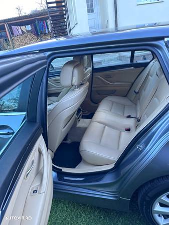 BMW Seria 5 525d Touring Aut. Luxury Line - 13