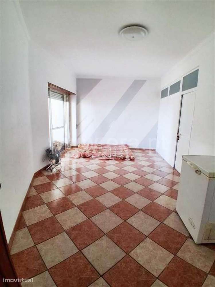 Apartamento T1; Cruz de Pau-0