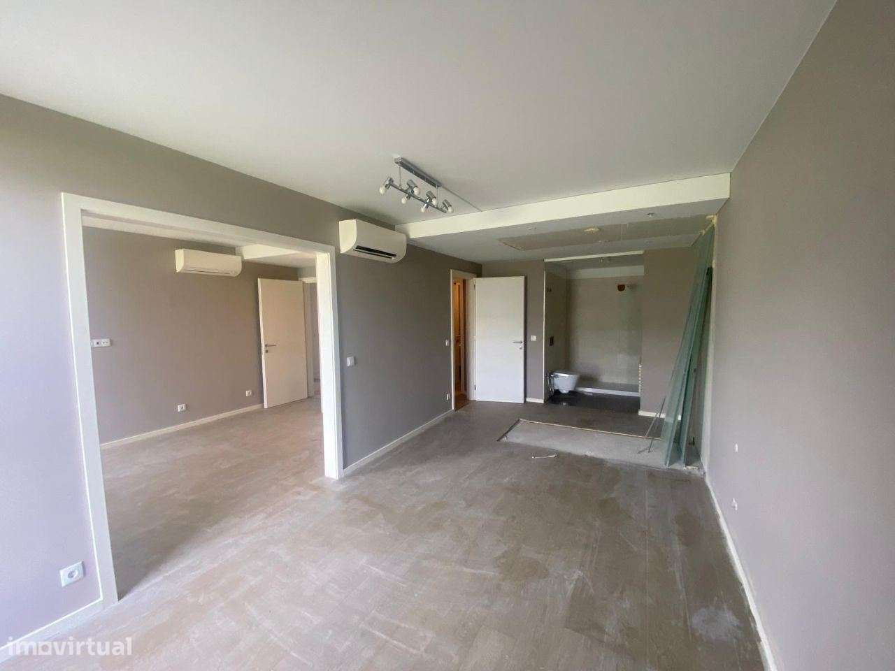 Magnífico T4 C/ 2 Suites/Garagem+2L. Garagem/a 100m da praia/Canidelo-9