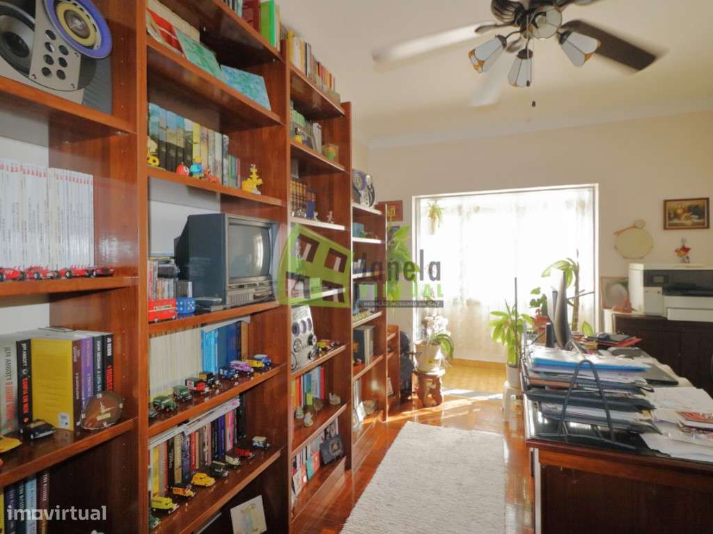 Moradia T3+1 com Quintal, Garagem em Vale de Milhaços-27