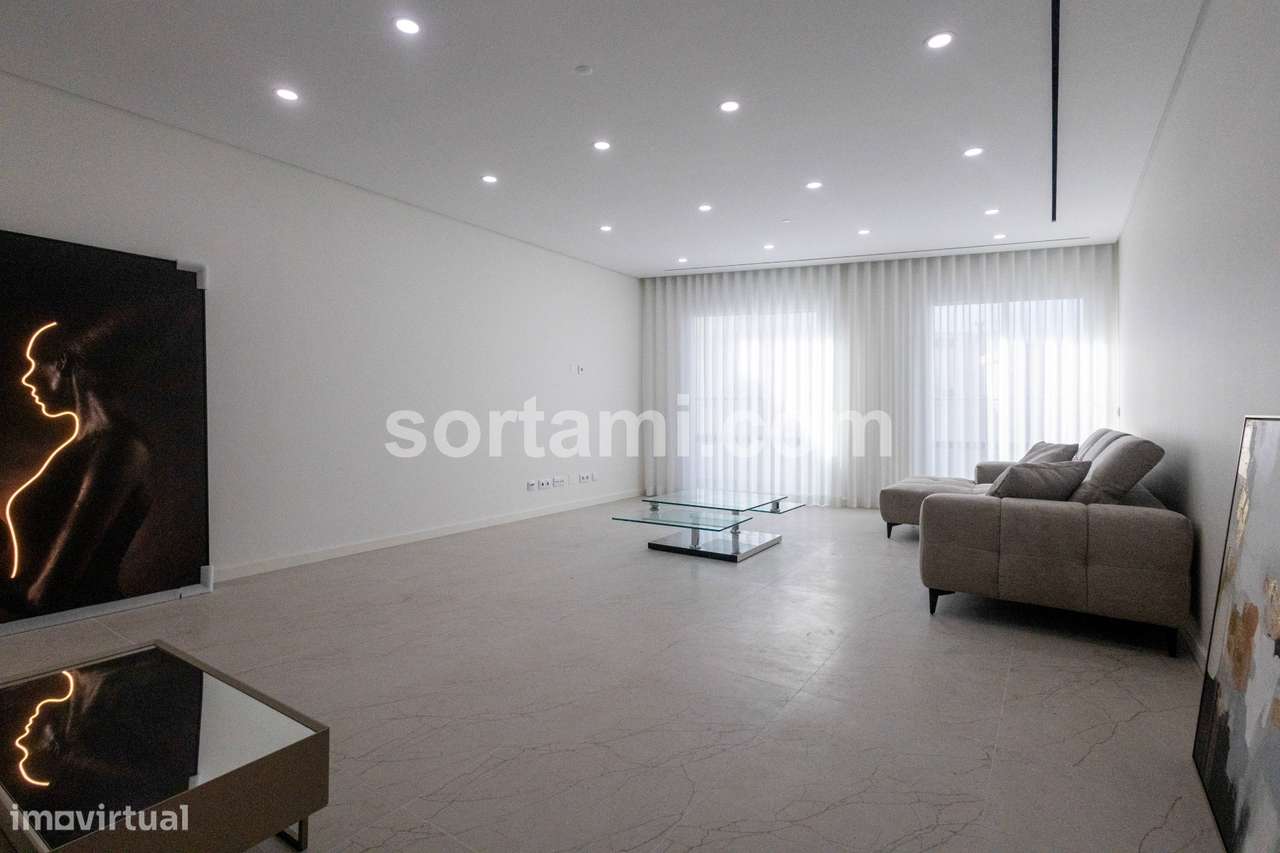 Apartamento T2 Venda em Quarteira,Loulé - Grande imagem: 4/16