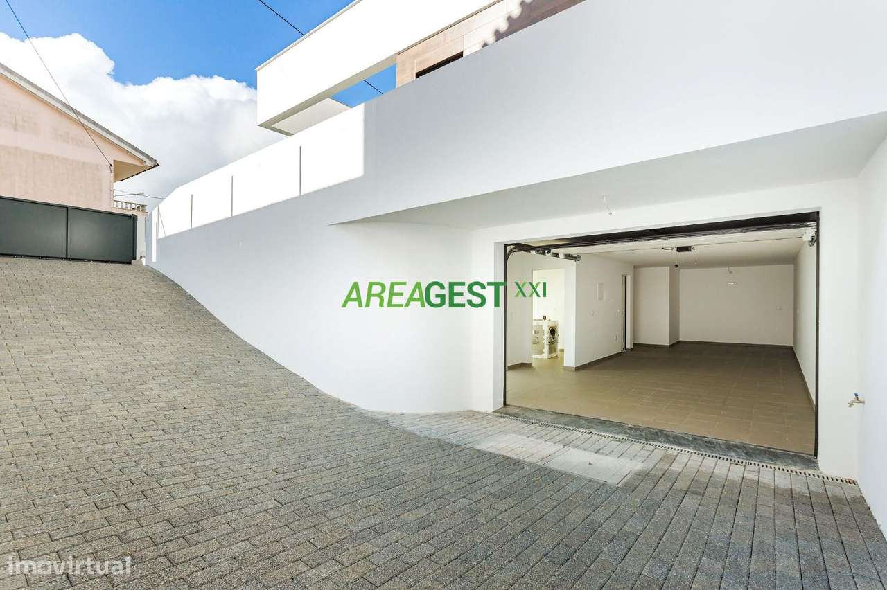 Moradia V4+1 no Casal Novo, Caneças-21