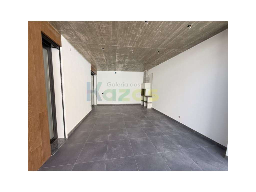 Moradia Individual, Térrea T3+1, em fase final de Construção.-16