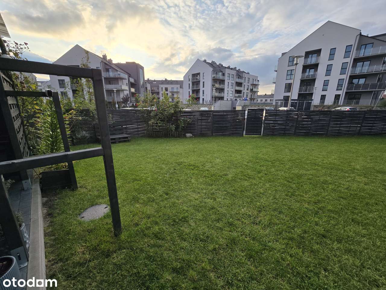 Mieszkanie 57 m² z ogrodem 240 m² i 2 miejscami postojowymi - Pełny obrazek: 3/9