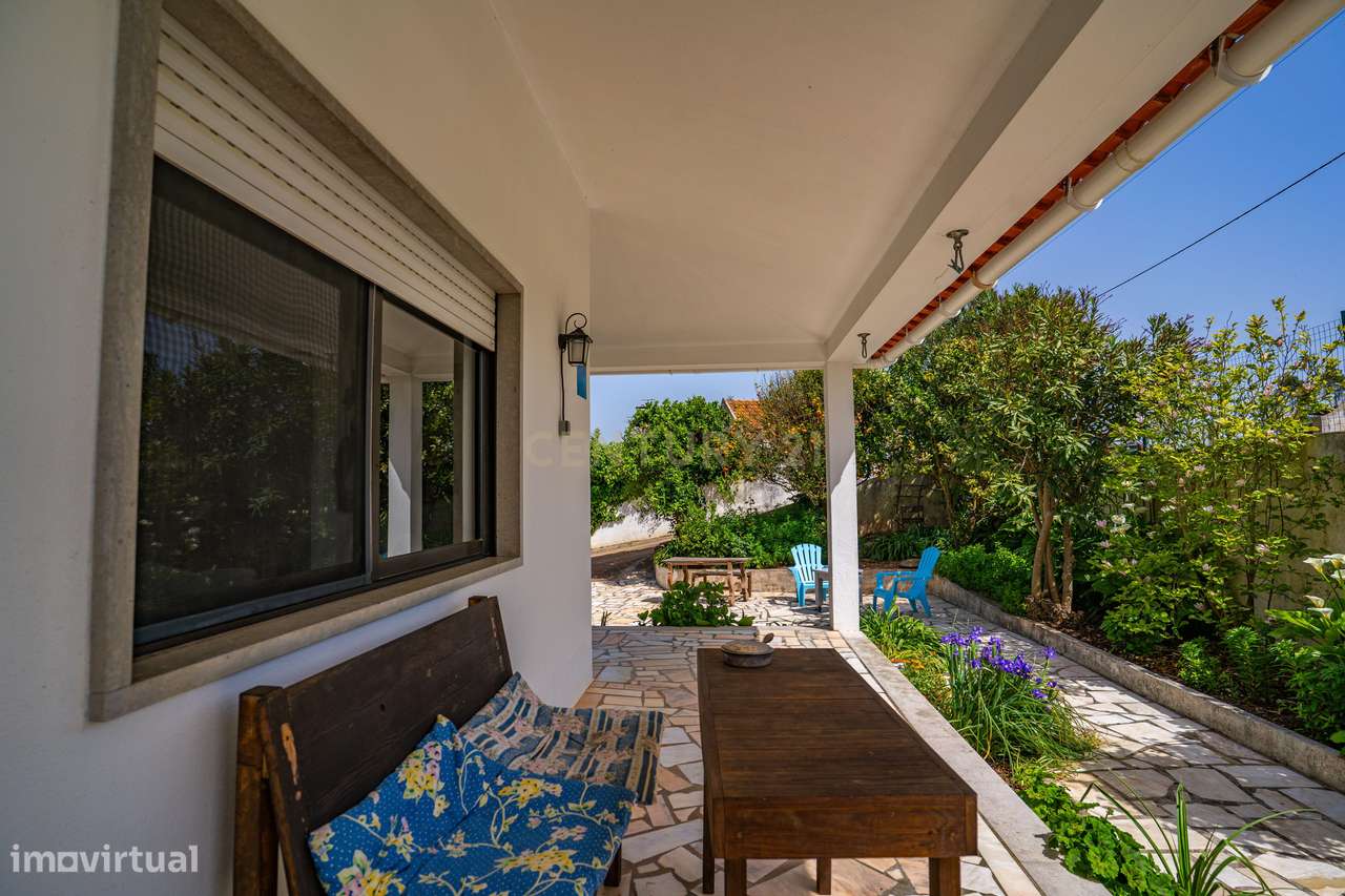 Moradia T3 localizada no Carvalhal, Bombarral-8