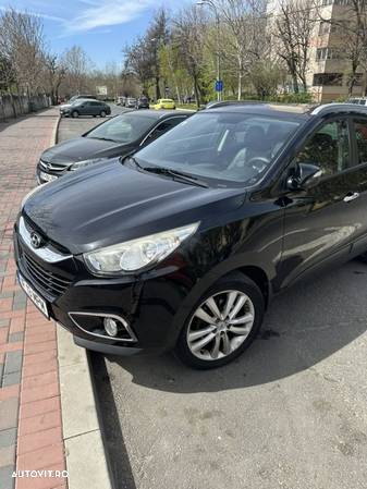 Hyundai ix35 2.0 CRDI 4WD Automatik Premium - 2