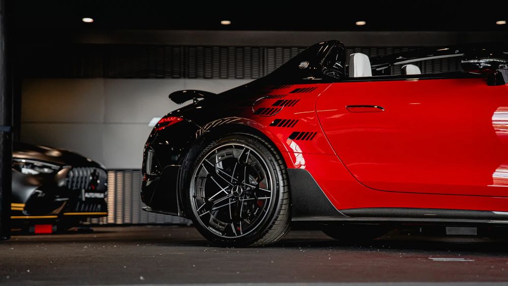AMG PureSpeed, 1 z 250 szt., 4.0 V8 Biturbo, 585 KM, 800NM