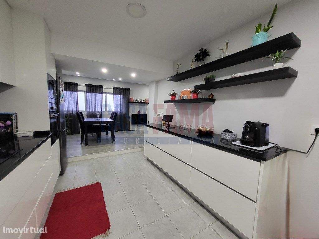 Apartamento T2+1 remodelado em Vila do Conde a 250m da praia