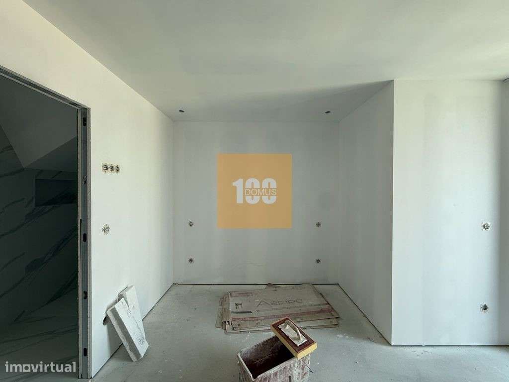 T2 com varanda - Capelo Residences-23