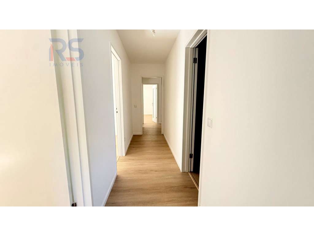 T3 renovado c/varanda e garagem (2 andar sem elevador)-17