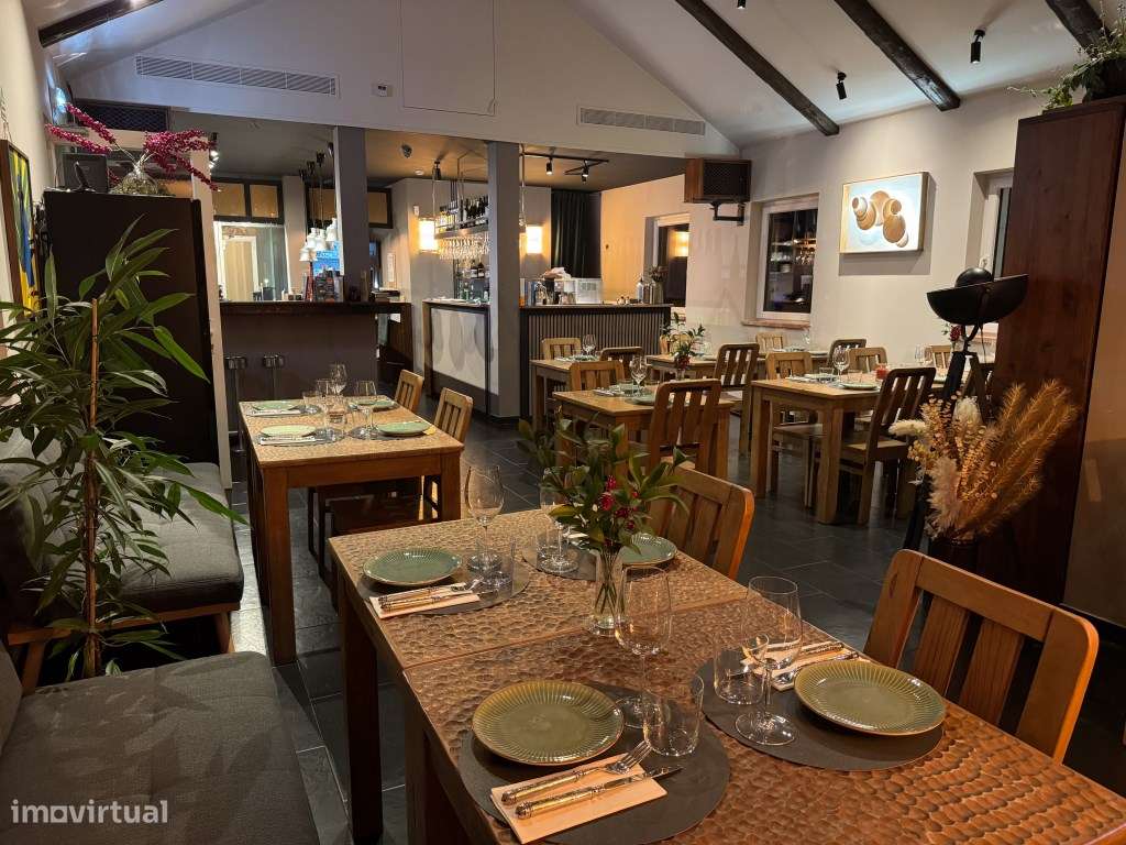Restaurante e Cocktail Bar pronto a funcionar, totalmente mobilado ...-12