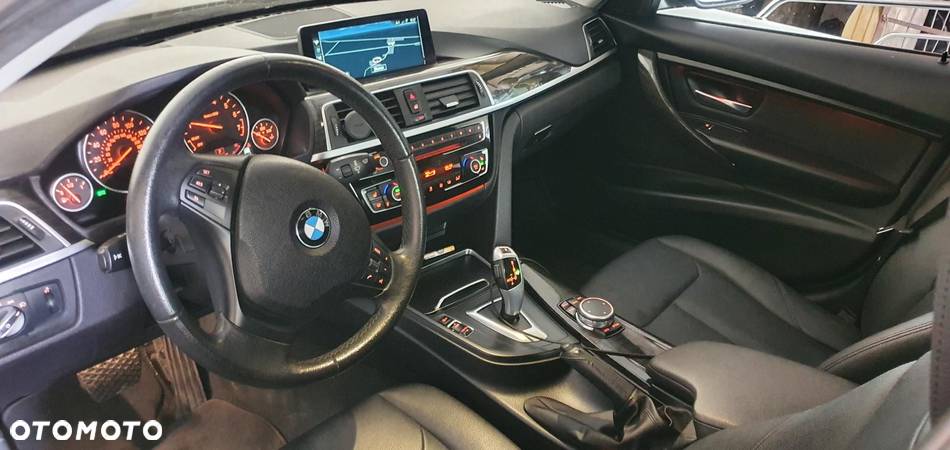 BMW Seria 3 320i xDrive Sport Line - 8