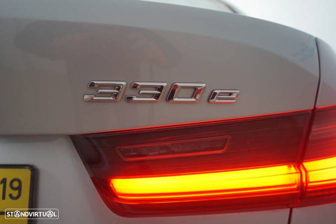 BMW 330 e Corporate Edition Auto - 14