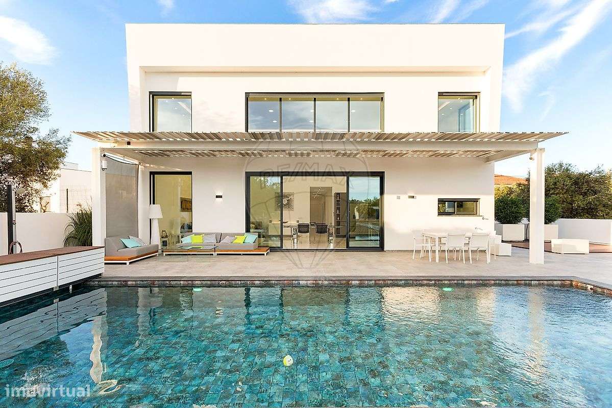 Moradia T4 para venda-0