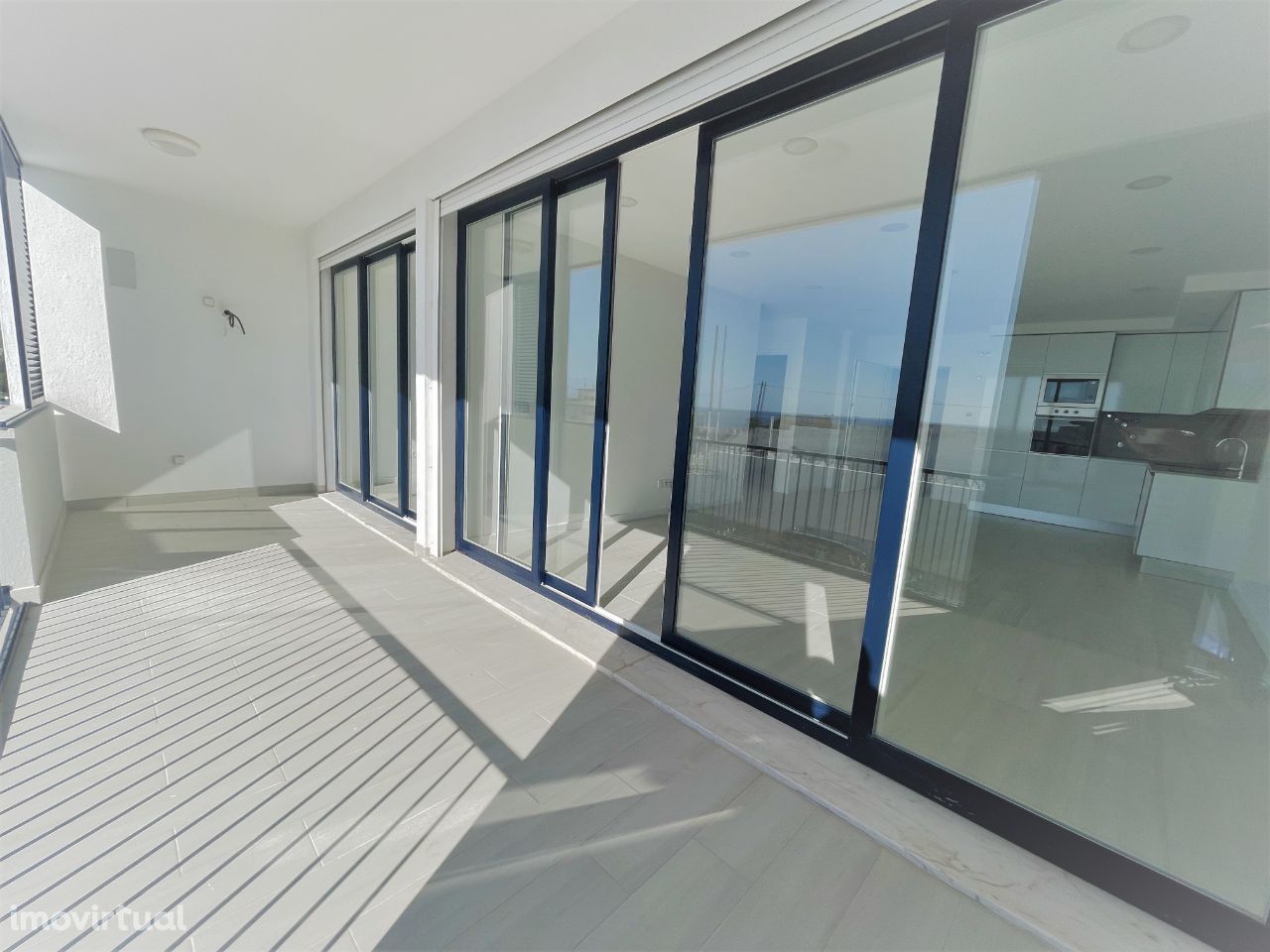 espectacular apartamento t2 novo a 300 metros da praia de Sesimbra