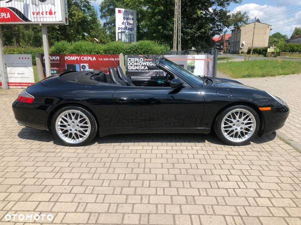 Porsche 911 Carrera Cabrio - 4