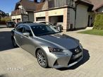 Lexus IS 200t - 8