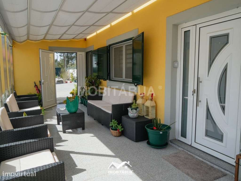 Casa privada com 4 quartos, piscina, pátios e acomodações versáteis.-31