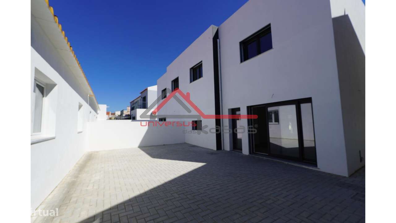 Moradia Geminada T3 em Alto Estanqueiro-19