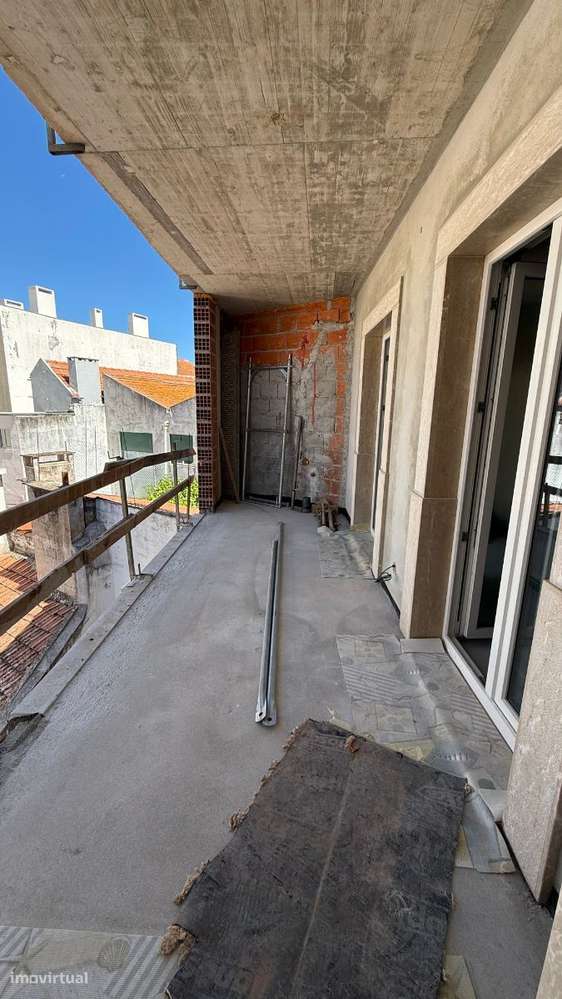 APARTAMENTO T2 Duplex  com terraço, como novo, Situado no Bairro No...-13