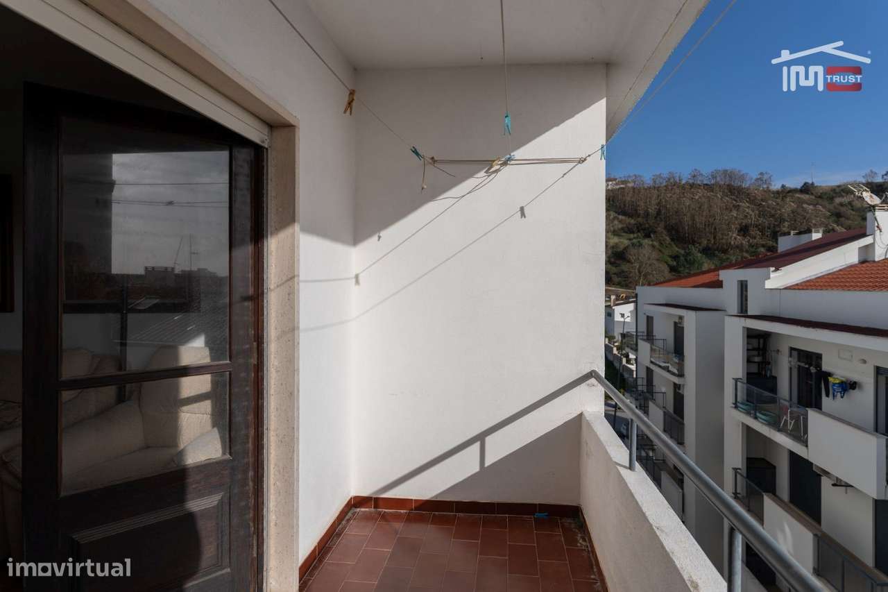 APARTAMENTO T2 COM ELEVADOR E PARQUEAMENTO NA CAVE VISTA MAR LATERA...-17