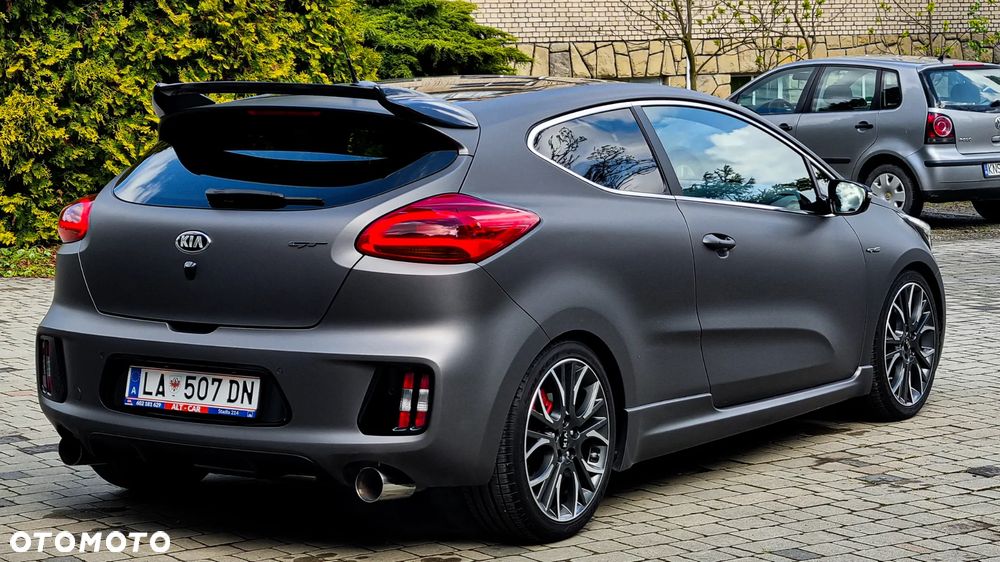 Kia Proceed