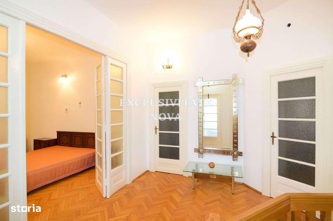 Vila individuala interbelica curte garaj între Dacia si Stefan cel-18