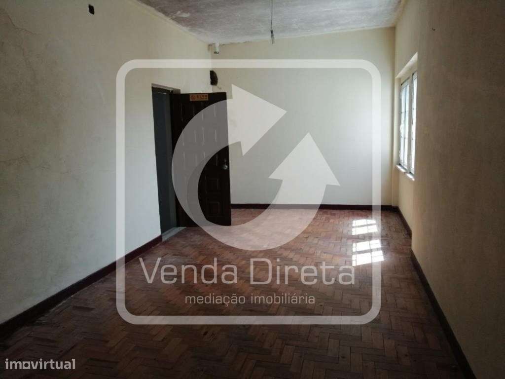 Moradia T7 com 4 pisos e garagem em Mouriscas - Abrantes.-24