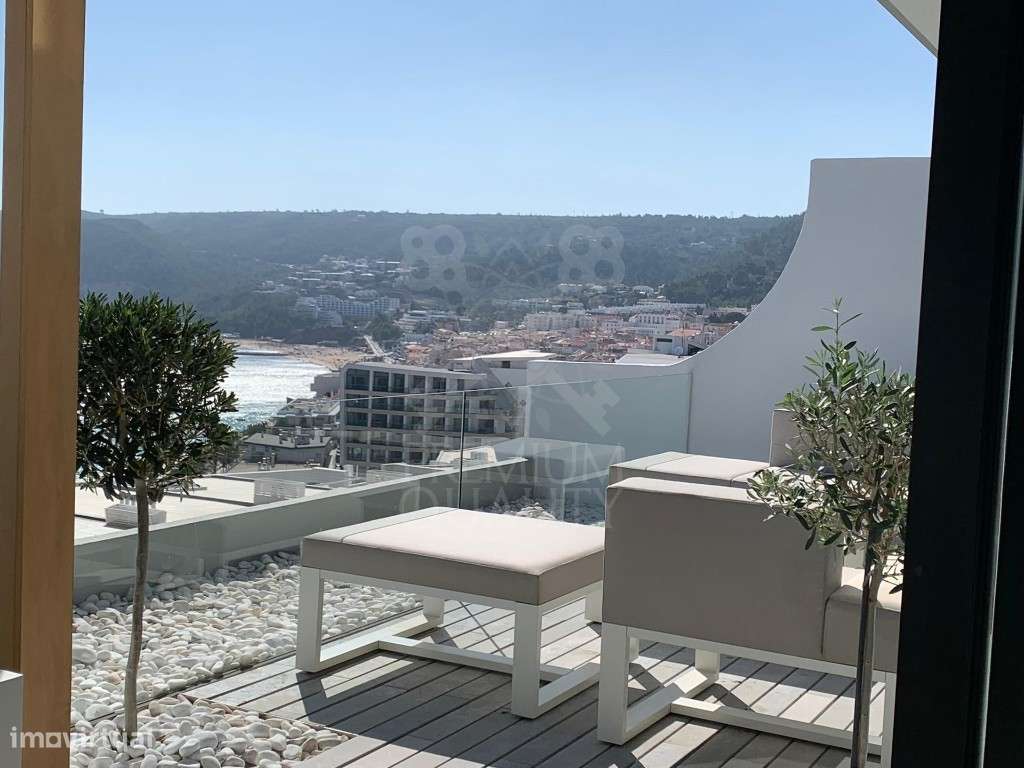 Apartamento T3 totalmente remodelado com terraço e vista mar em Sesimb-11