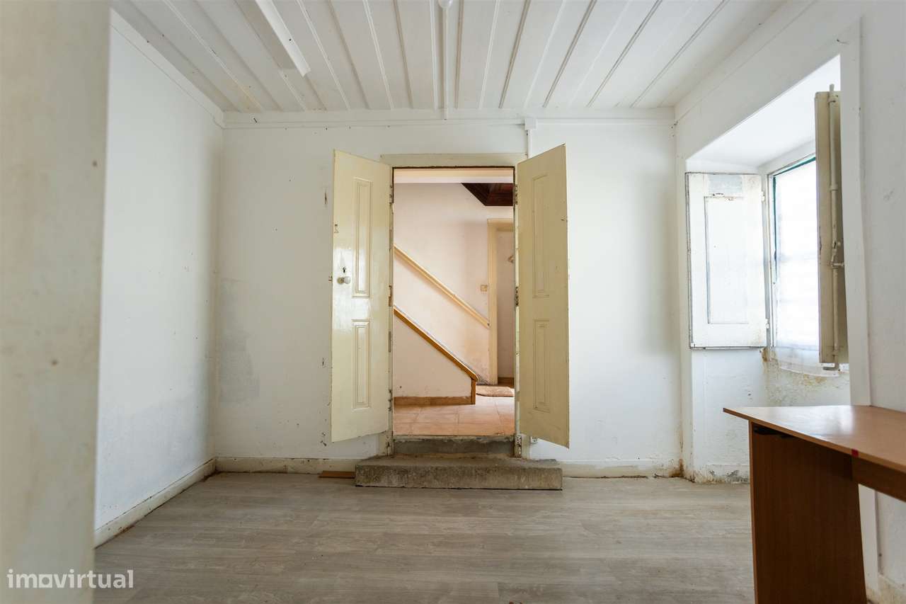 Moradia histórica T6 com piscina e anexo – centro de Salvaterra de Mag-29