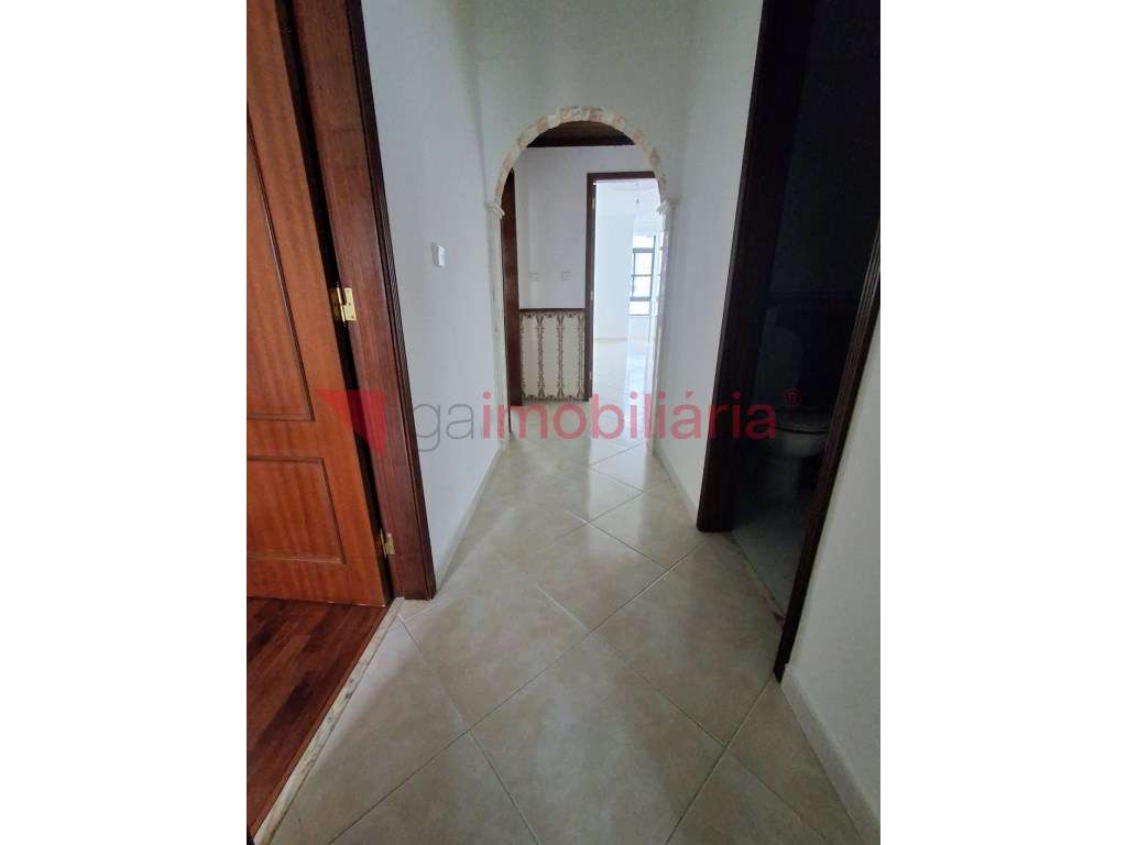 Apartamento T2+2 em Paredes, Alenquer-19