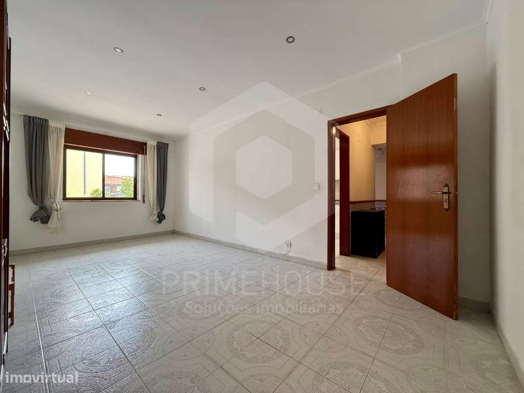 Apartamento T1 Rés do Chão no Seixal, Amora.-12