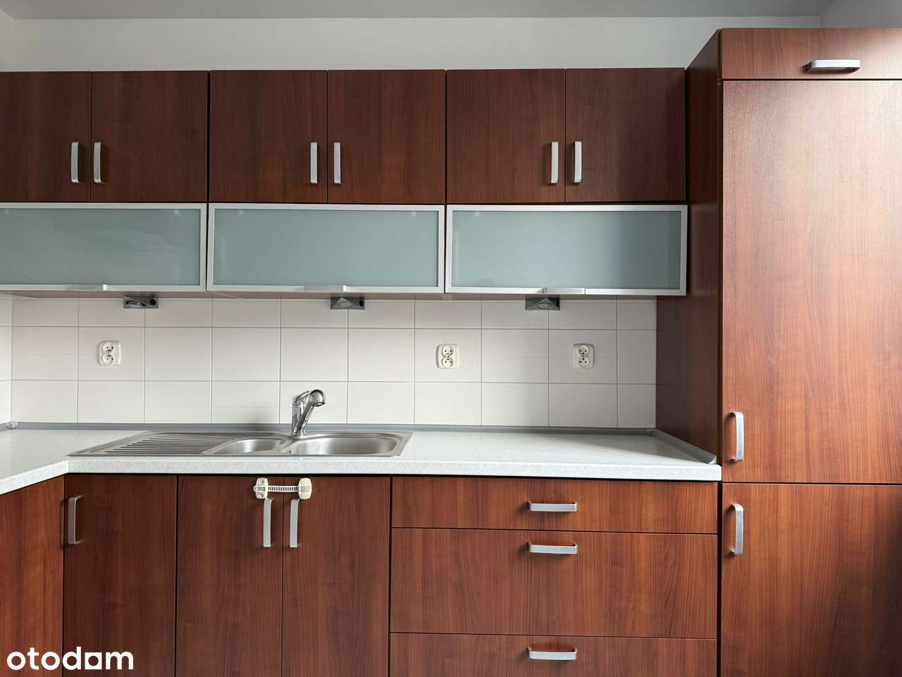 Wygodne mieszkanie w zielonej okolicy, balkon, i pełna własność.-0