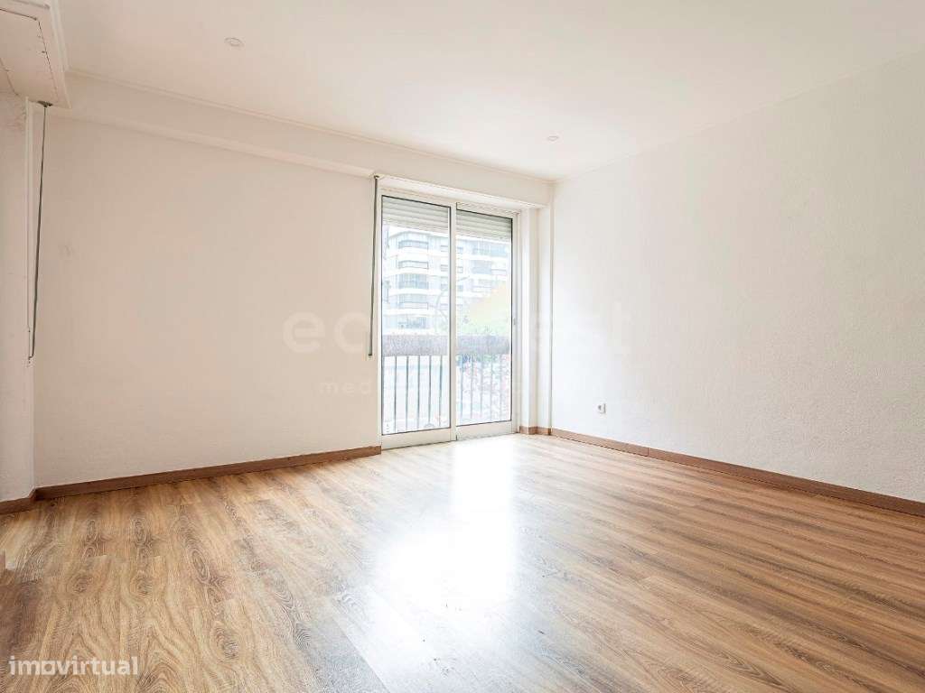 Apartamento T2 localizado na Urbisado - Setúbal - Grande imagem: 2/22