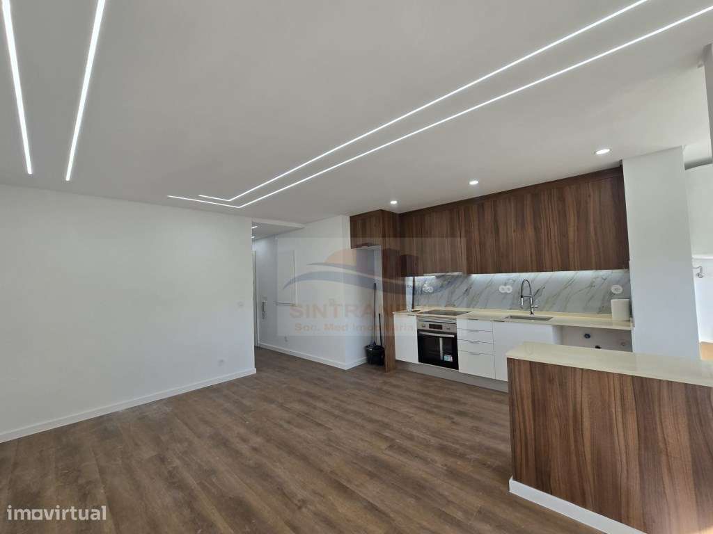 Fantástico T2 totalmente remodelado na Amadora 5 minutos de Benfica - Grande imagem: 2/26