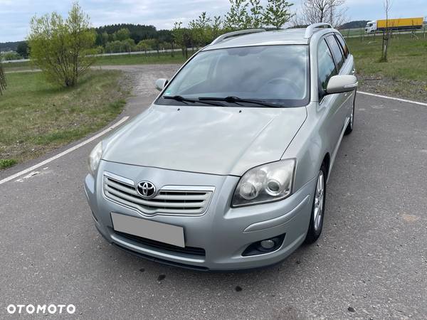 Toyota Avensis 1.8 VVT-i Sol - 1