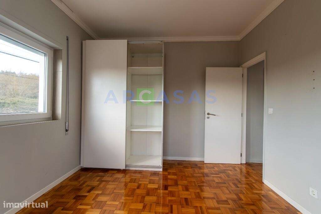 Andar moradia V3 com 2 garagens fechadas em São Cosme, Gondomar-14
