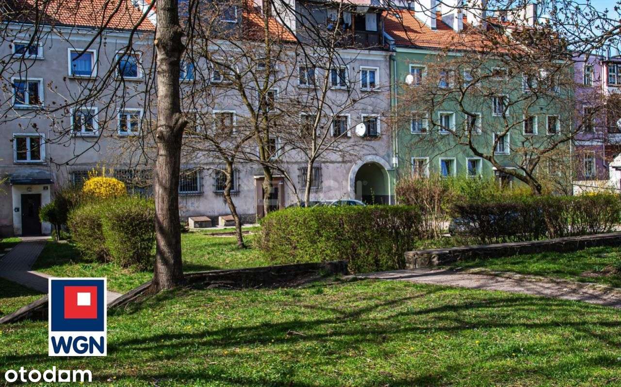 4-pokojowe z balkonem w ścisłym centrum miasta.-13