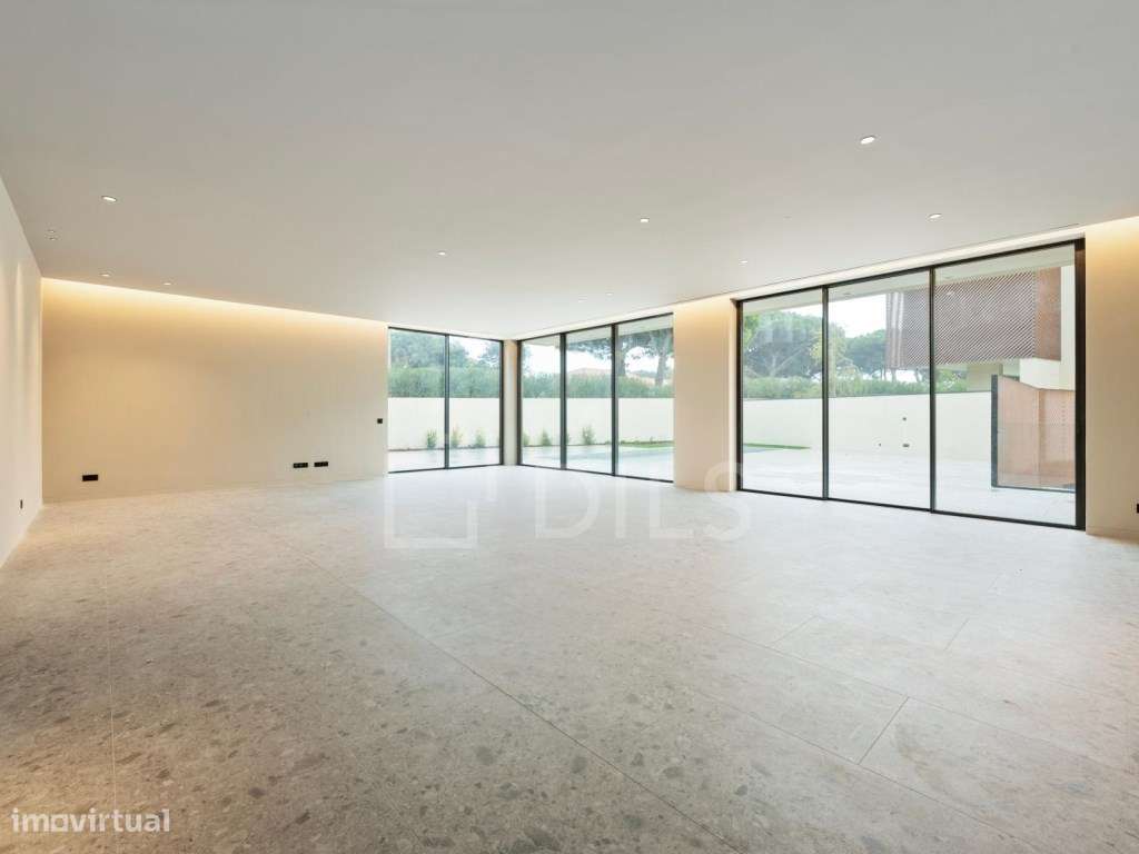 Moradia T5 nova, com jardim e piscina, situada em Birre - Grande imagem: 3/44