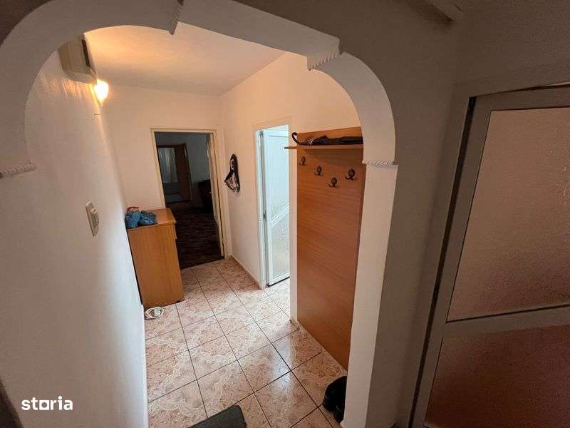 Apartament etajul 1, 3 camere, 2 bai. Zona linistita - Imagine principală: 4/7