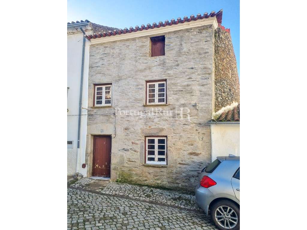 Moradia em xisto totalmente mobilada, próxima das Termas de Monfort... - Grande imagem: 2/36