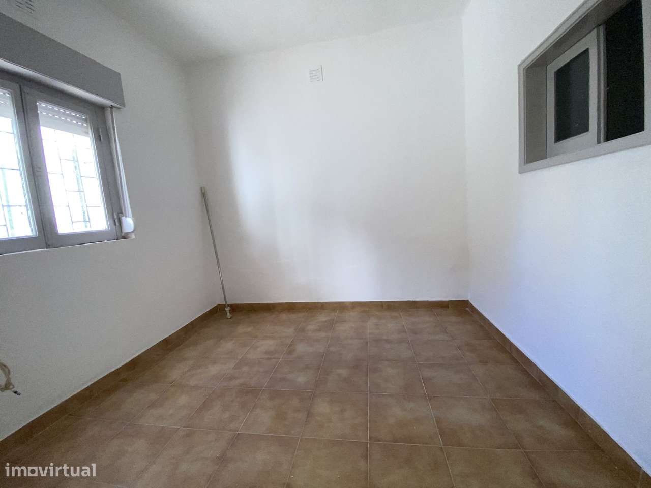 Amadora, Brandoa. Pequeno apartamento de 2 assoalhadas. - Grande imagem: 5/11