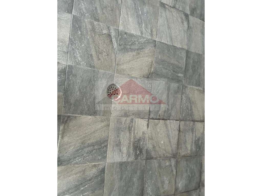 Arrenda-se Garagem bem Localizada. - Grande imagem: 5/5