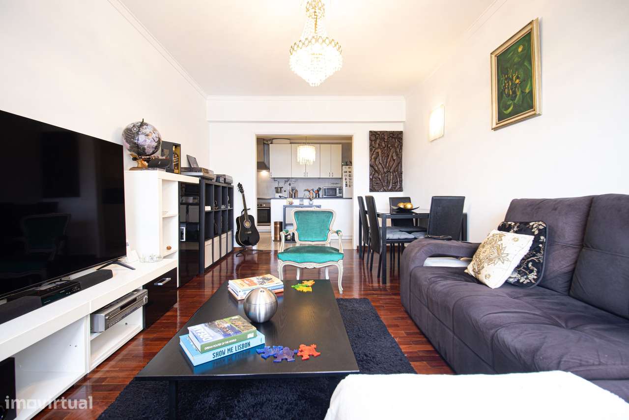 T1+1 luminoso e elegante em localização estratégica em Carcavelos - Grande imagem: 3/23