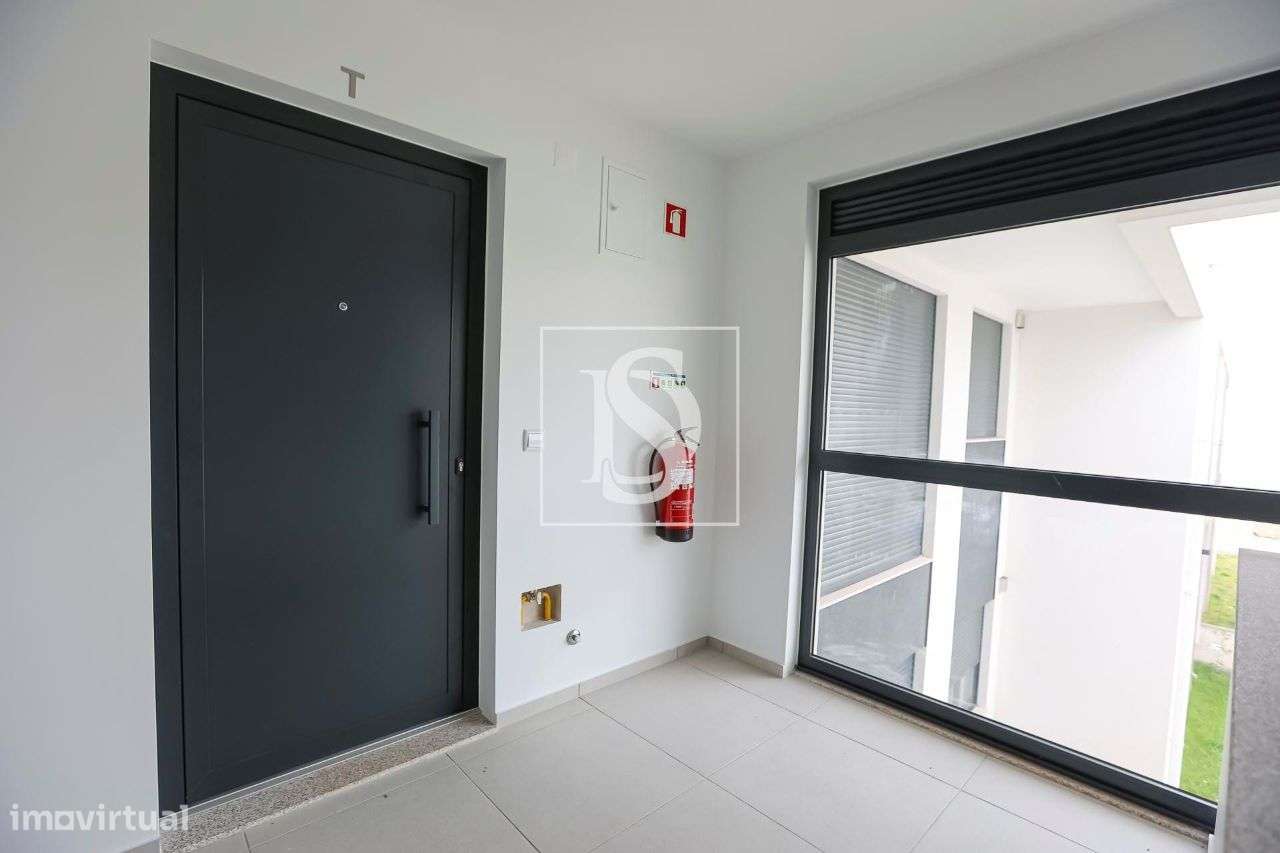 T3 c/ NOVO c/ 115 m² + Lugar de Garagem | Junto ao IPCA-22