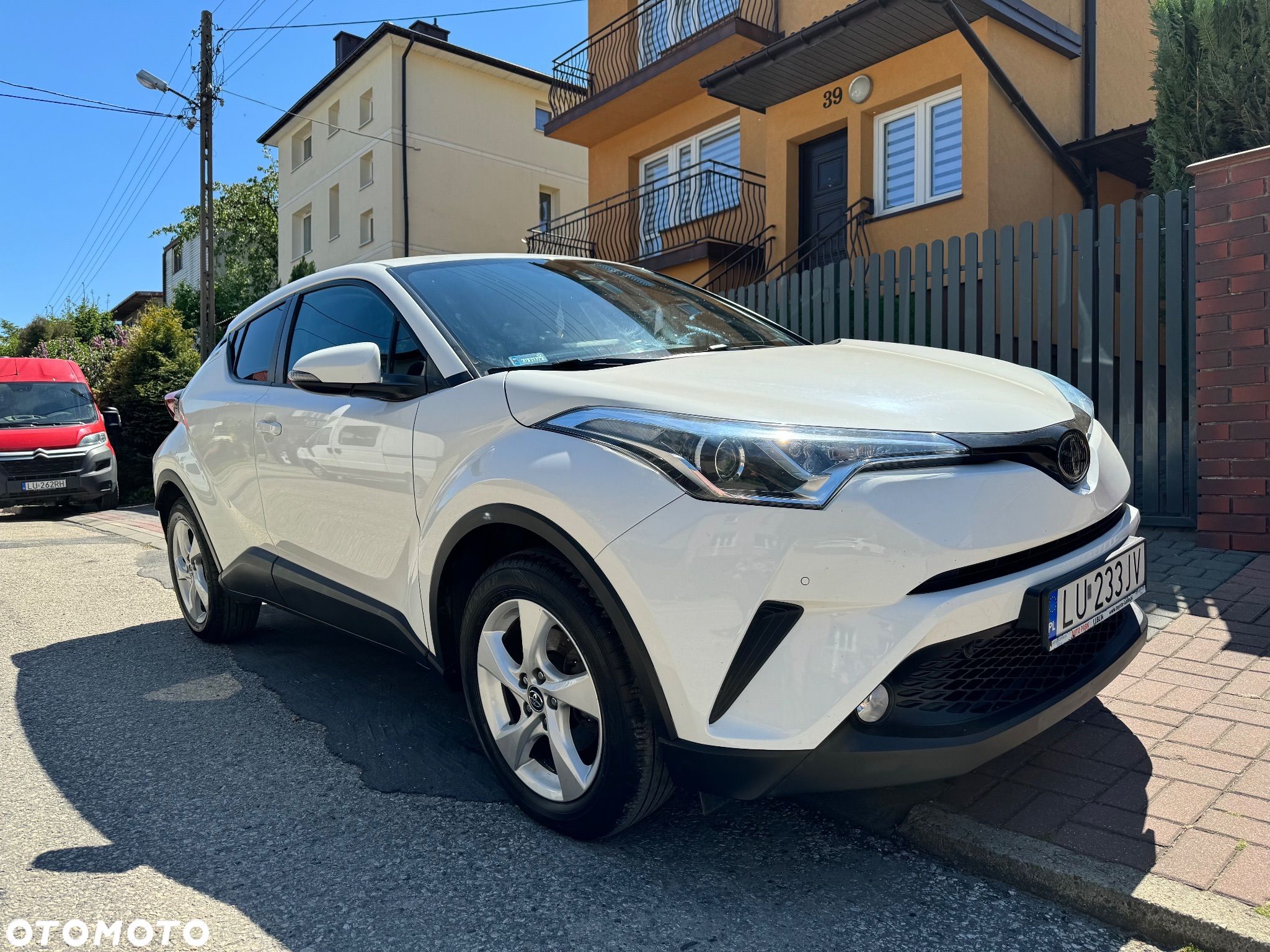 Toyota C-HR 1.2 T Active - 1