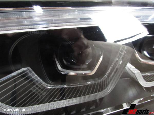Conjunto de faróis LED LCI Novo/ Original BMW X1 (F48) 63115A01171 - 5
