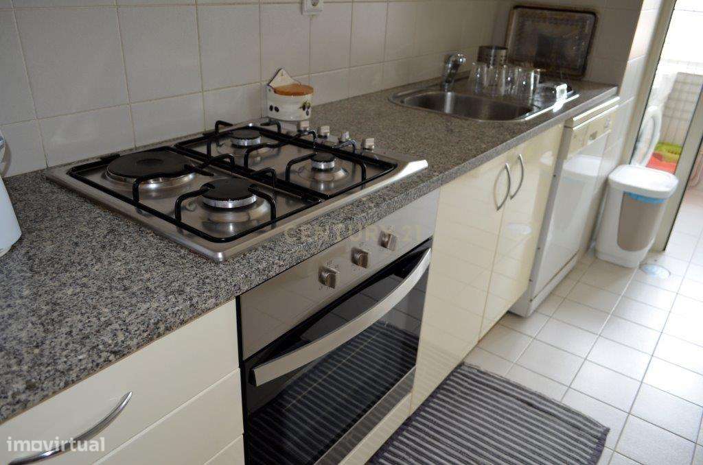 T1 com varanda em Condomínio Fechado à Casa da Musica - Grande imagem: 2/28